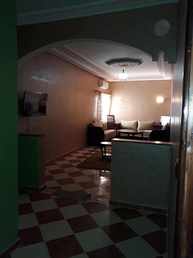 Residence Dikre Варзазат Екстериор снимка
