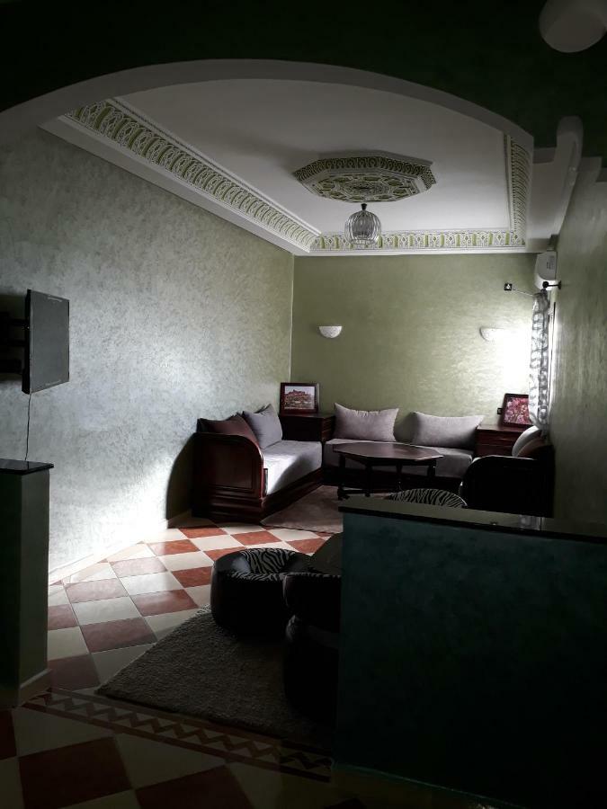 Residence Dikre Варзазат Екстериор снимка
